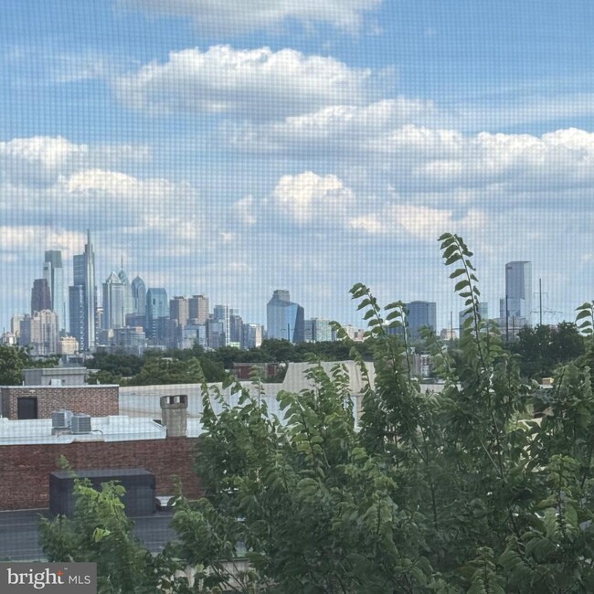 Building Photo - 4126 Parkside Ave