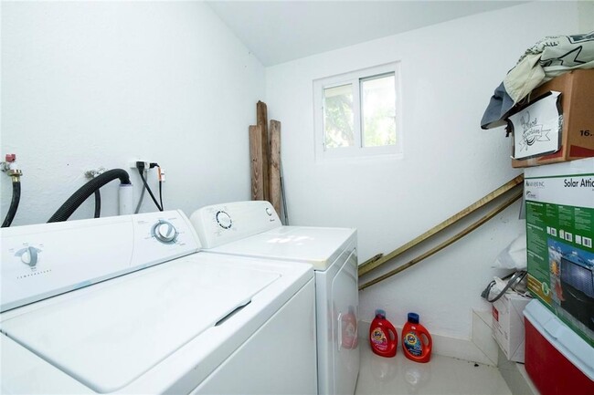 Building Photo - 3322 McKinley St