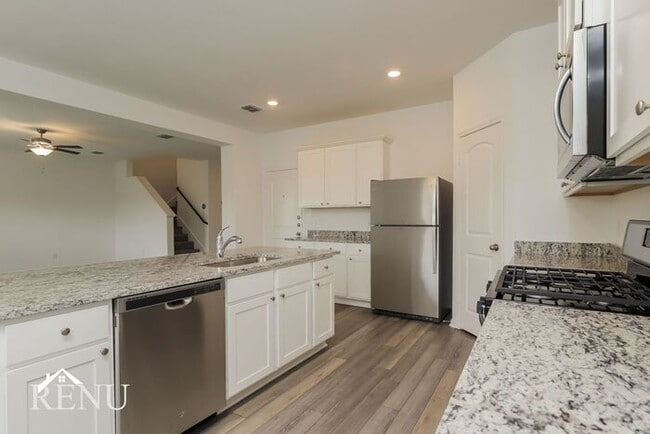 Building Photo - 3018 Jackson Smt