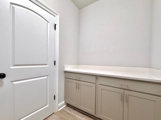Building Photo - Modern 3BR/2.5BA Home Near LSU - Double Ga...