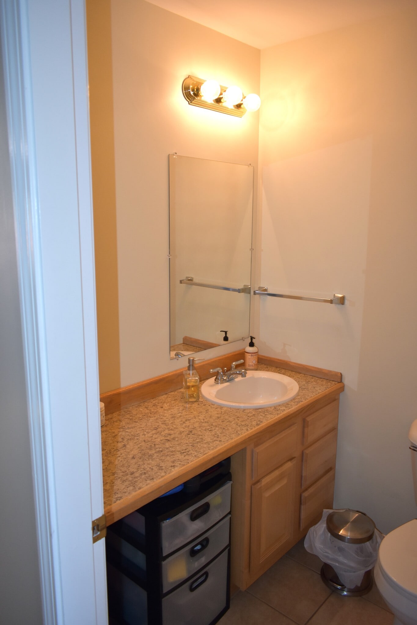 Building Photo - 39 River Village Dr