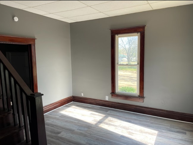 Building Photo - 216 N Lynn St