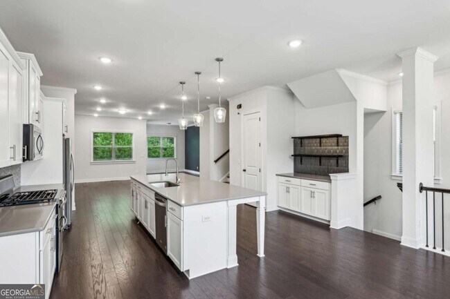 Building Photo - 687 Avondale Creek Dr.