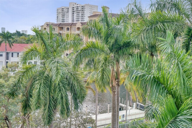 Building Photo - 3000 NE 188th St