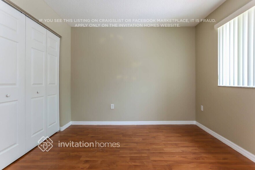Building Photo - 5927 SW 163rd Ave