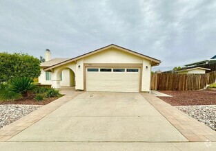 Building Photo - Nicely Updated Single-Story Home