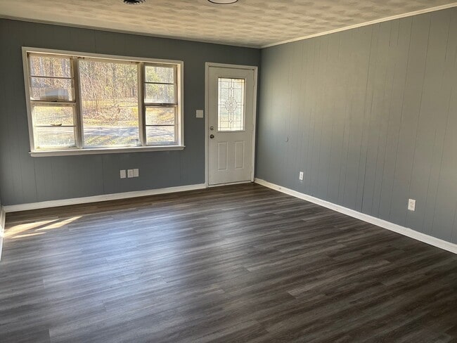 Building Photo - 177 Stardust Dr