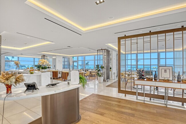 Building Photo - 3100 N Ocean Dr