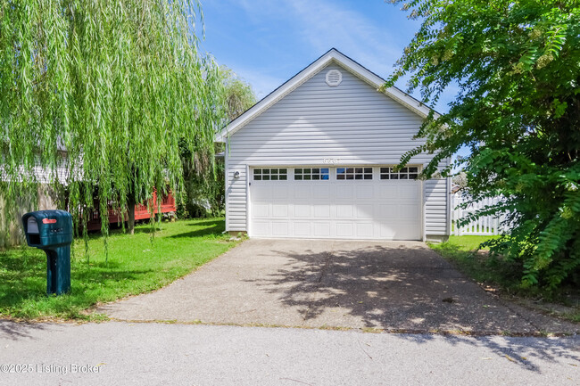 Building Photo - 6607 Glastonburg Ln
