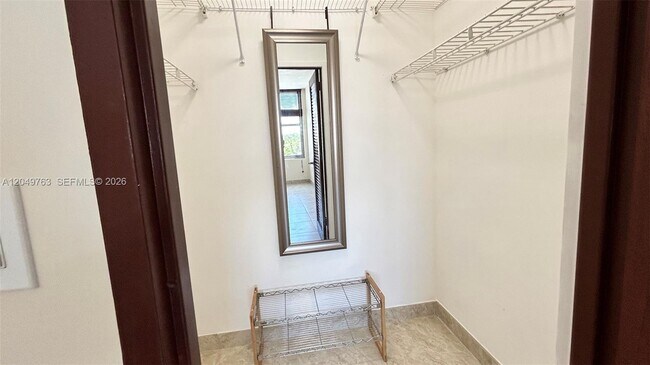 Building Photo - 2899 Collins Ave