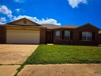 Building Photo - 5208 Bridle Dr