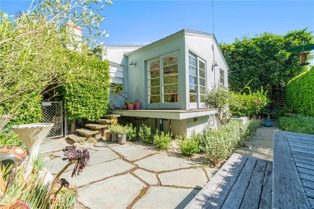 Building Photo - 820 Opal St