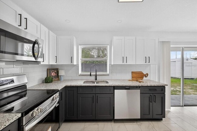 Building Photo - 8609 Fish Lake Rd