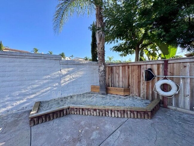 Building Photo - 45632 Corte Royal