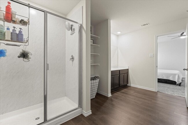 Building Photo - Modern single-story home with 4 bedrooms, 2 bathrooms, open-concept living, stylish kitchen, two-...