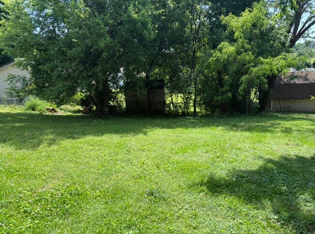 Building Photo - 2701 McIntosh Dr