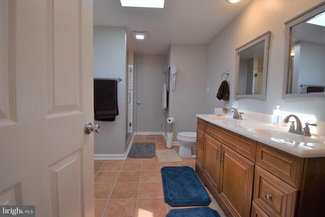 Building Photo - 8811 Badger Dr