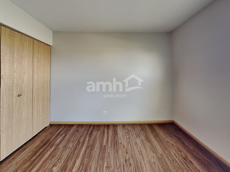 Building Photo - 250 Wedgewood Cir