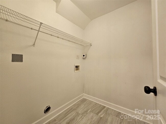 Building Photo - 2039 Shady Pond Dr