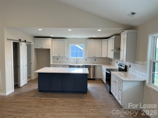 Building Photo - 118 Grace Estates Dr