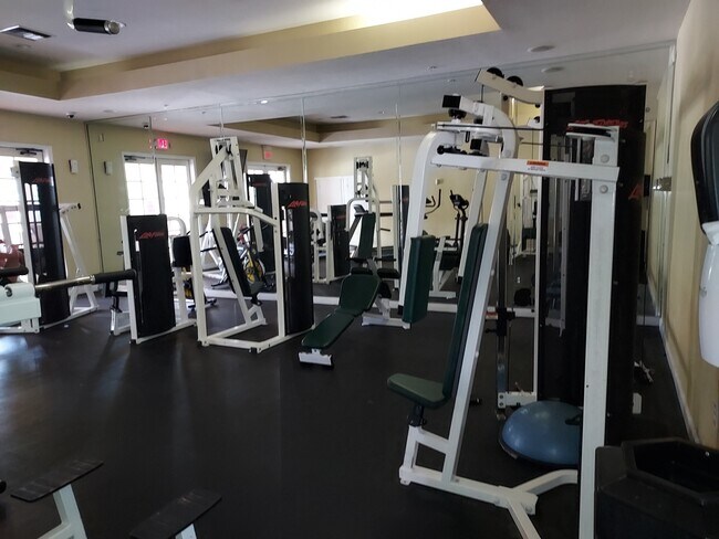 Building Photo - 5551 Bentgrass Dr