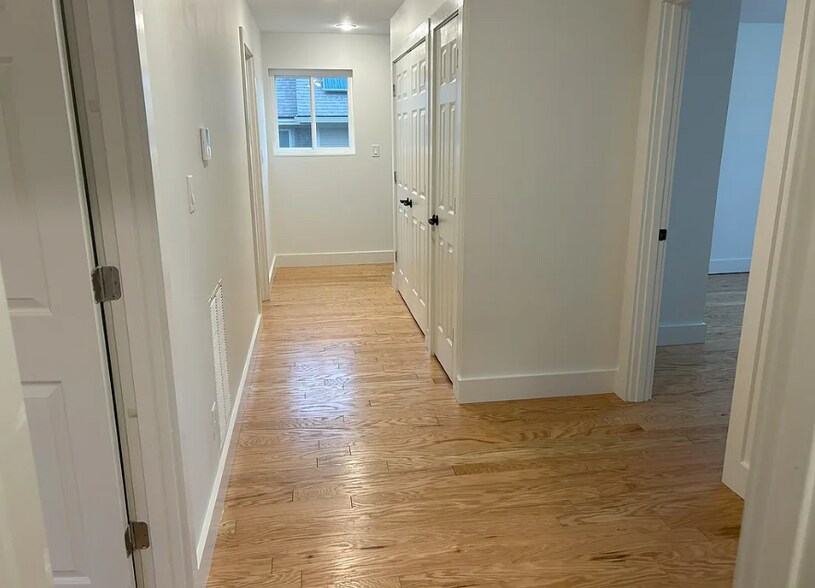 Building Photo - 23 Common Way