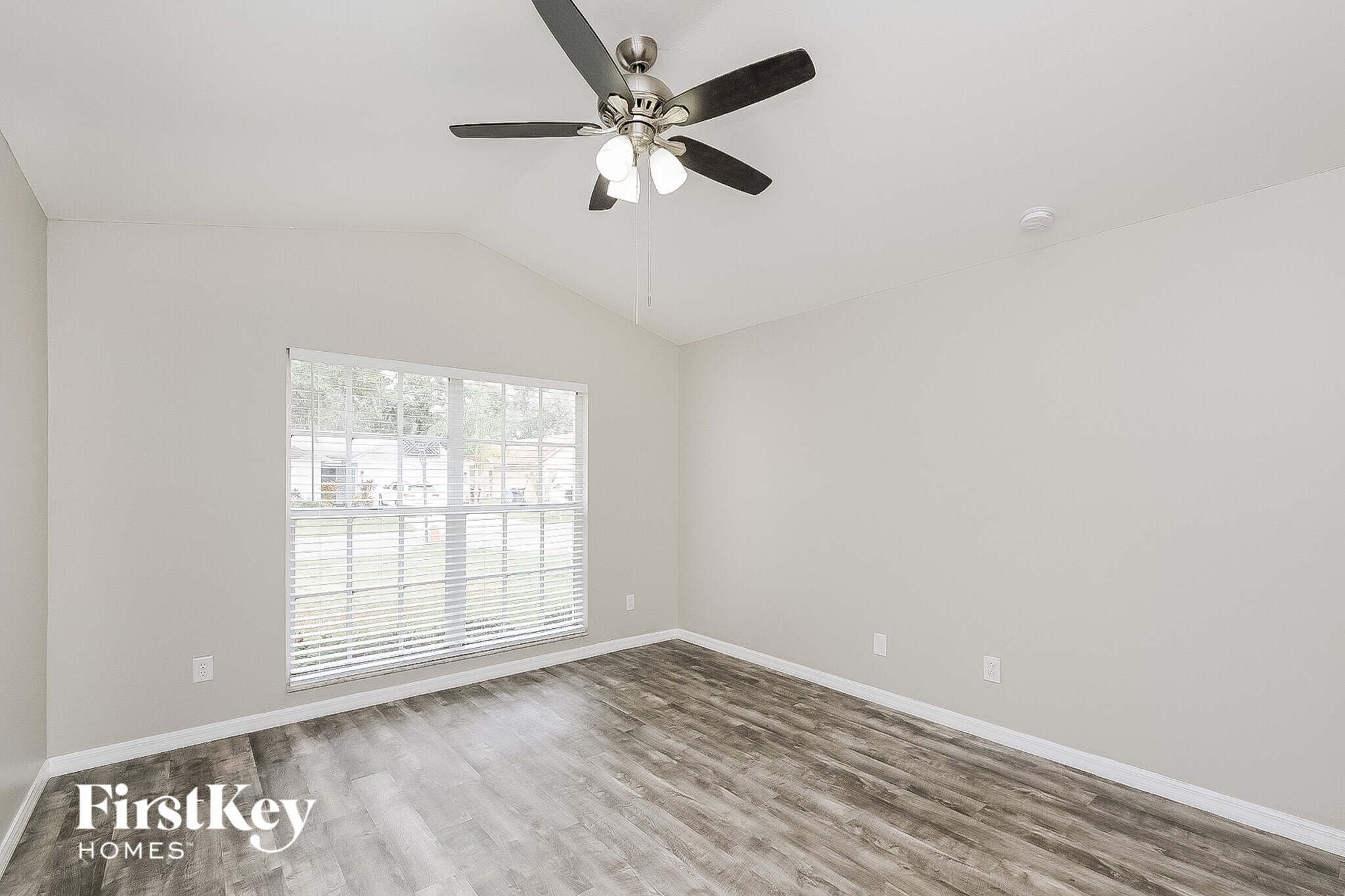 Building Photo - 1033 Hardwood Dr