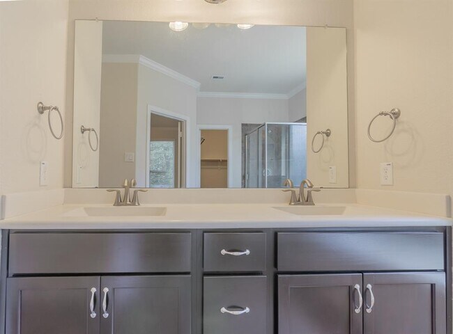 Building Photo - 5 Iris Arbor Ct
