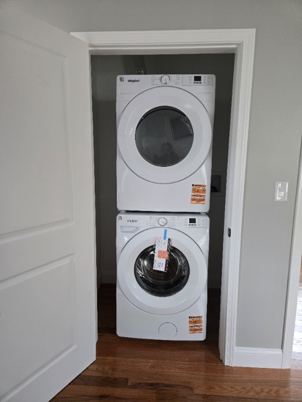 Building Photo - 13 Barstow St