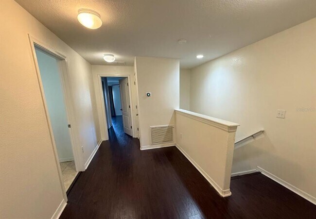 Building Photo - 2807 Lantern Hill Ave