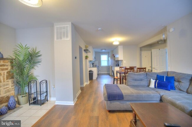 Building Photo - 2708 Oakley Ave