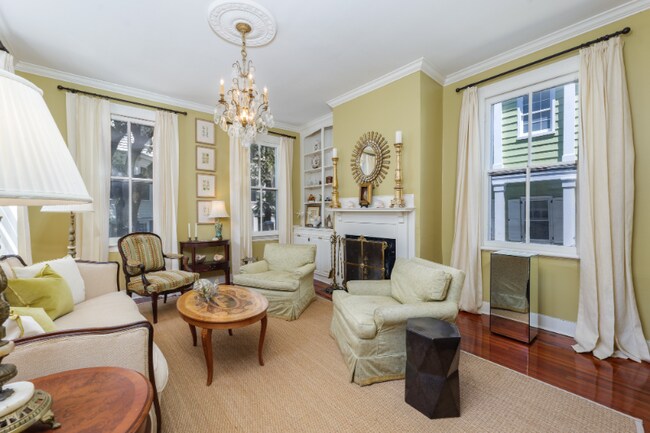 Primary Photo - 151 Tradd St
