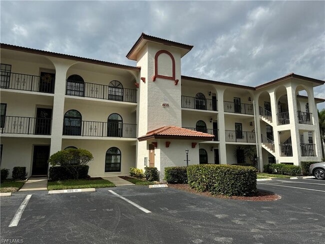 Primary Photo - 605 Augusta Blvd