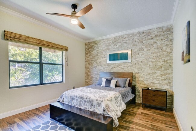 Building Photo - 1640 Presidential Way