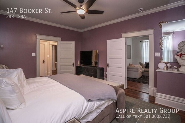 Building Photo - 147 S Booker St