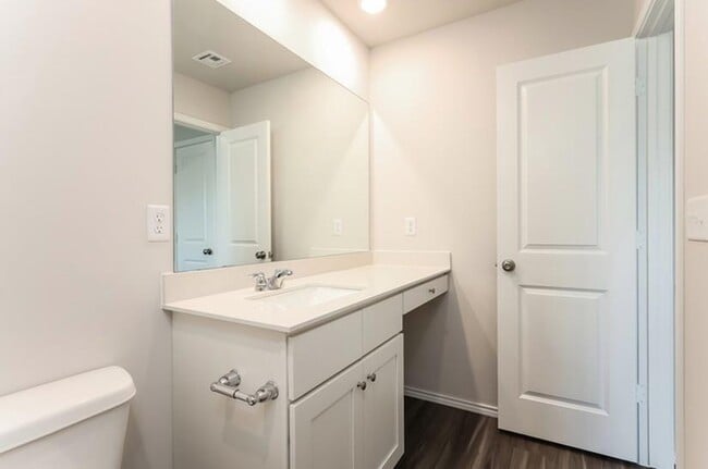 Building Photo - 1905 Crimson Lake Blvd