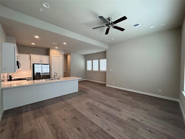Building Photo - 1106 Olivier Ln