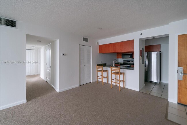 Building Photo - 1200 Brickell Bay Dr