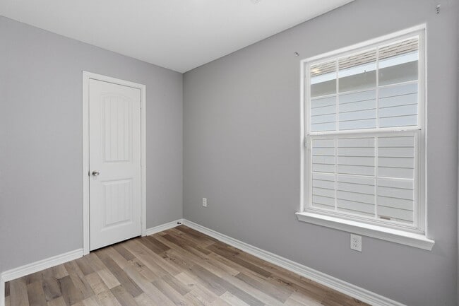 Building Photo - 16680 E Ivanhoe St