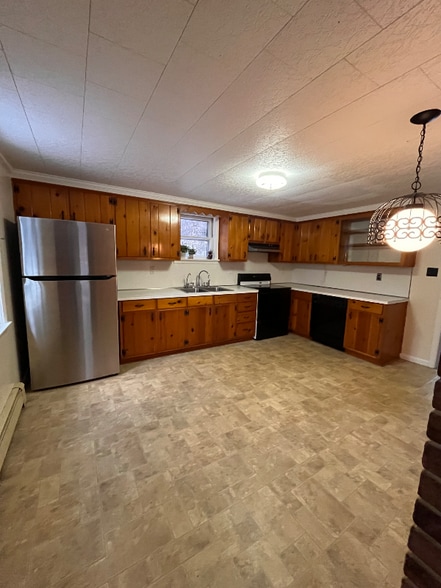 Building Photo - 120 Wooddale Rd