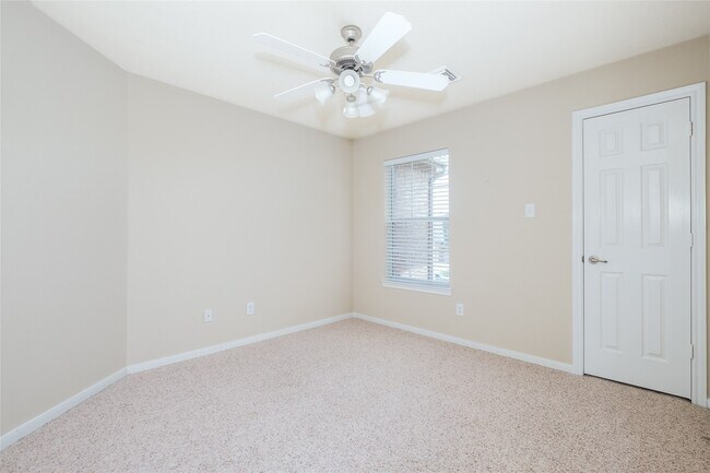 Building Photo - 26114 Sandersgate Ln