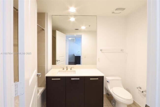 Building Photo - 333 NE 24th St