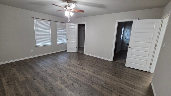 Building Photo - 232 Syrah Ct