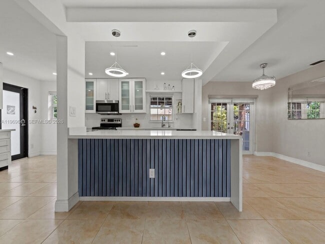 Building Photo - 3605 SW 122nd Pl