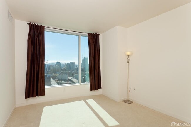 Building Photo - 301 Main St