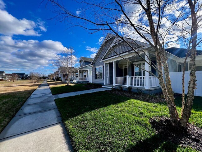 Building Photo - Beautiful Corner Lot, Single Family Home, in Sherwood Lakes.