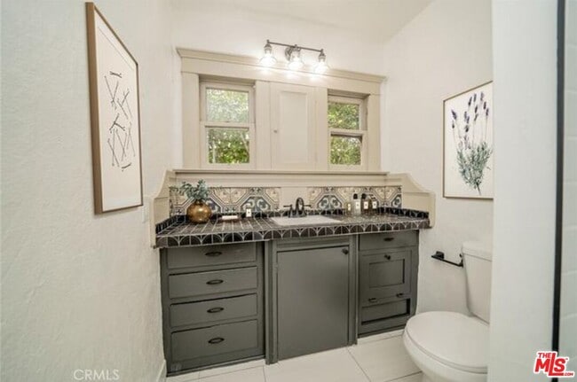 Building Photo - 4219 Sunnyside Dr