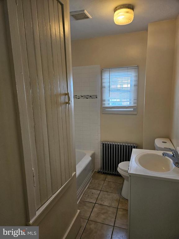 Building Photo - 801 N Jordan St