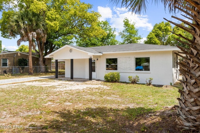 Building Photo - 708 Cactus Ave
