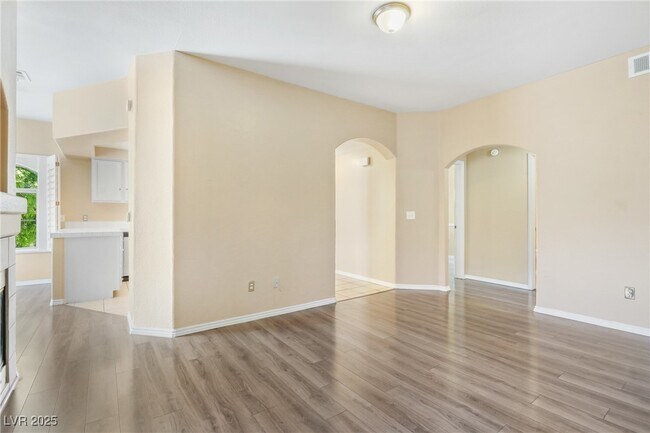 Building Photo - 525 Indian Princess Dr